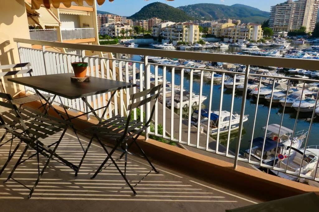 Appartement Lumineux 6 Places Avec Vue Sur Marina Mandelieu Esterno foto