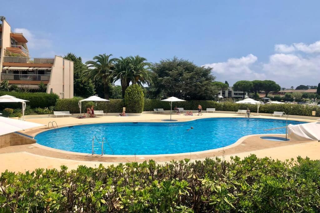 Appartement Lumineux 6 Places Avec Vue Sur Marina Mandelieu Esterno foto