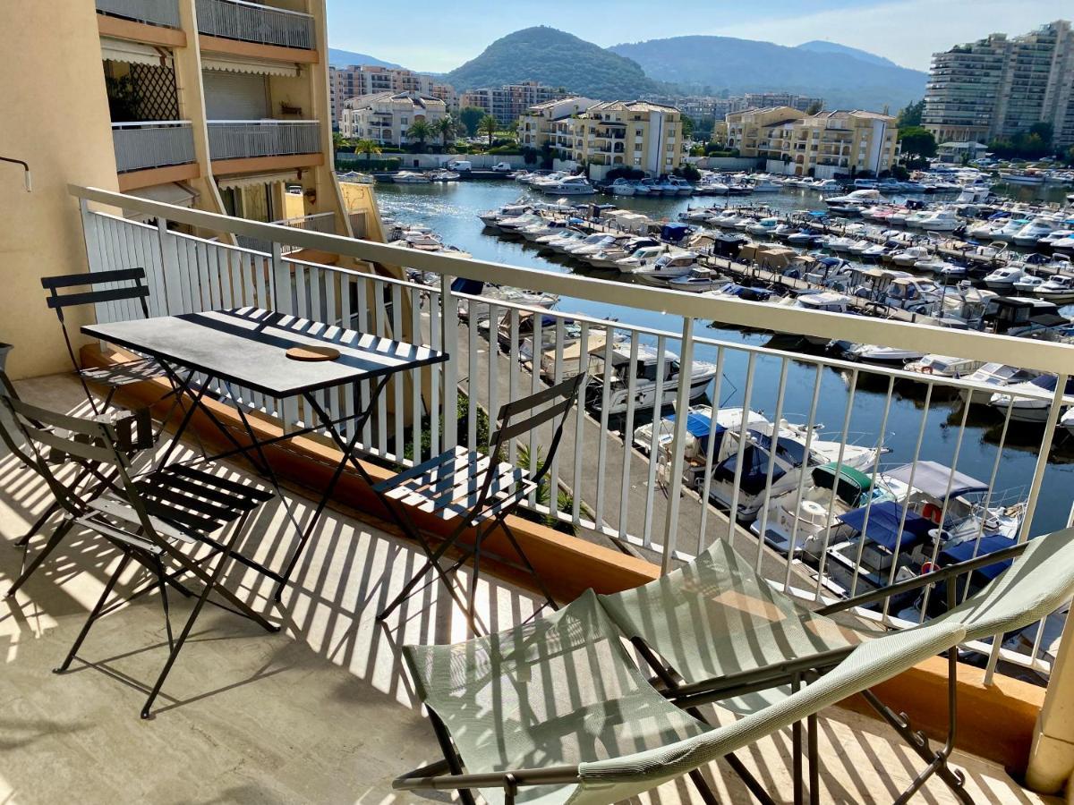 Appartement Lumineux 6 Places Avec Vue Sur Marina Mandelieu Esterno foto